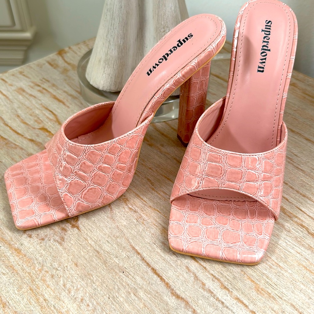 REVOLVE - Superdown - Pink heels - NEW